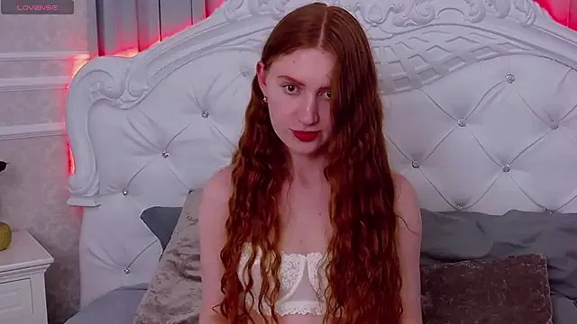 SaraMoor on StripChat