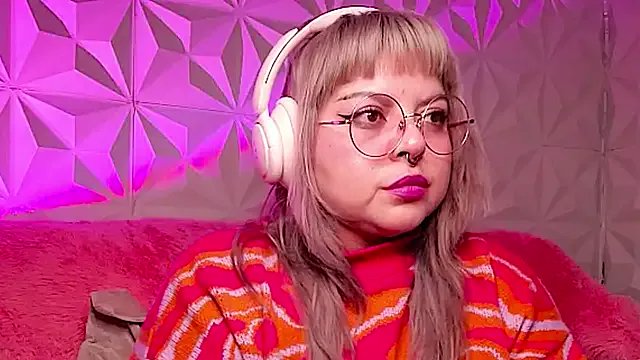 Satyn_doll on StripChat