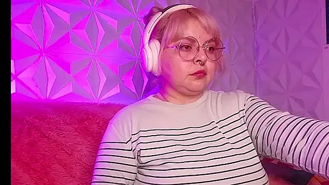 Satyn_doll — Topless