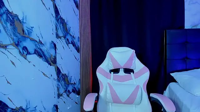 Scarlet_DLuce on StripChat