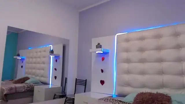 Scarletbigbug on StripChat