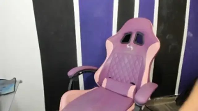 scarleth18 on StripChat