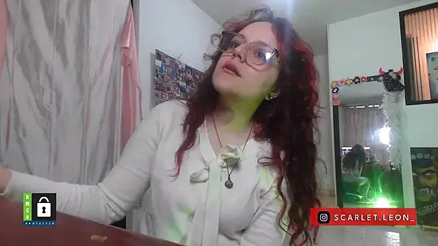 Freechat Scarletleon77 on StripChat