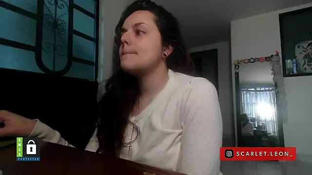 Freechat Scarletleon77 on StripChat
