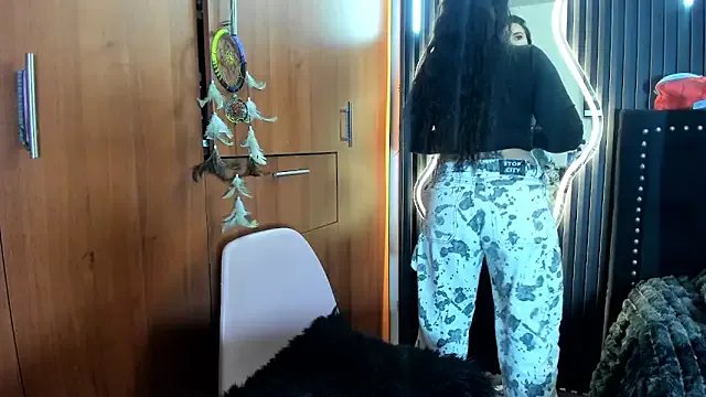 scarletr_red on StripChat