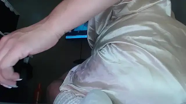 Freechat scarlett_bigboobs1 on StripChat