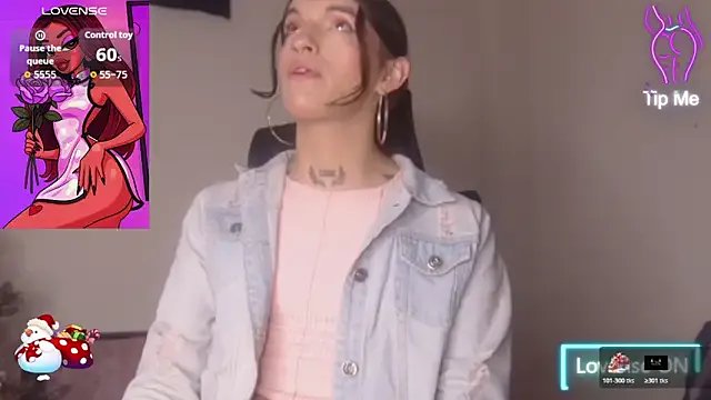 Scarlett_crastrawberry on StripChat