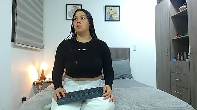 Scarlett_Jazmin — Our french kisses