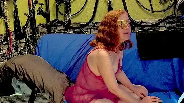 Scarlett_Switch — Top Off + Chain Collar (Rest of Show)