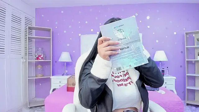 scarlette_15_ on StripChat