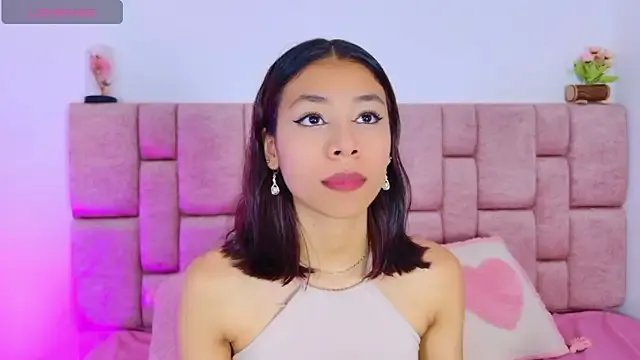 ScarlettLuxe on StripChat