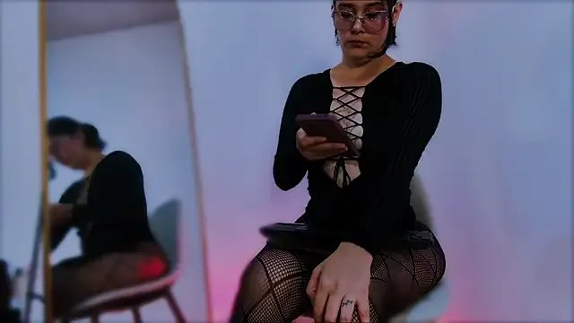 ScarlettRedsins — blow job +oil on tits