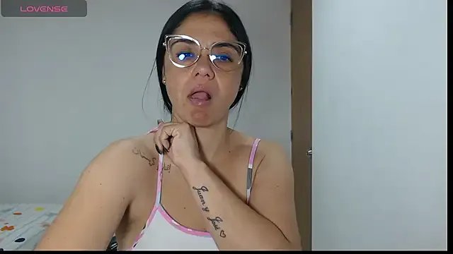 selena_ferri on StripChat