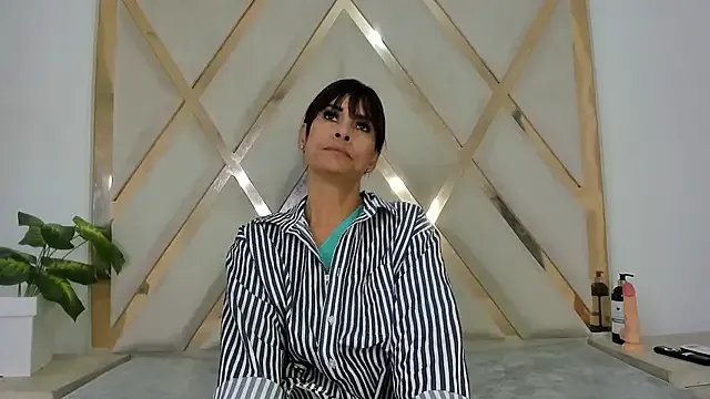 Selenaasm on StripChat