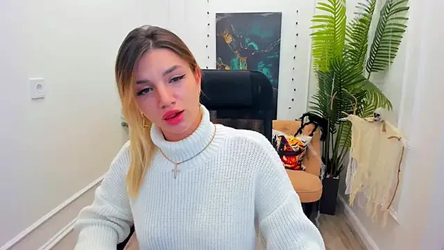 SelenaeMoore on StripChat