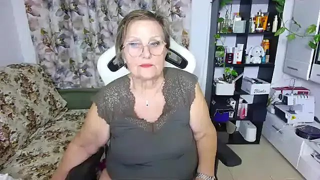 Selenna57 on StripChat