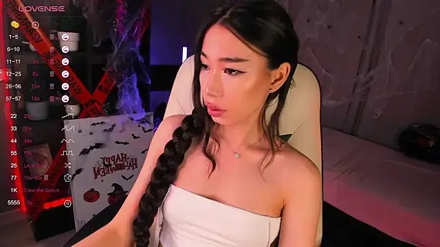 sensualily on StripChat