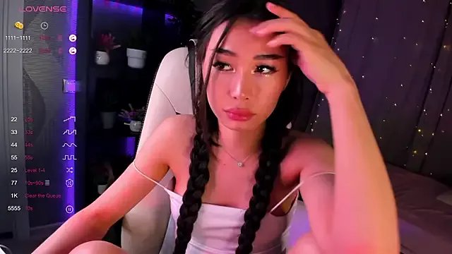 sensualily on StripChat