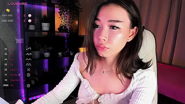 sensualily on StripChat