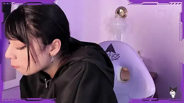 Seren_Bleck on StripChat