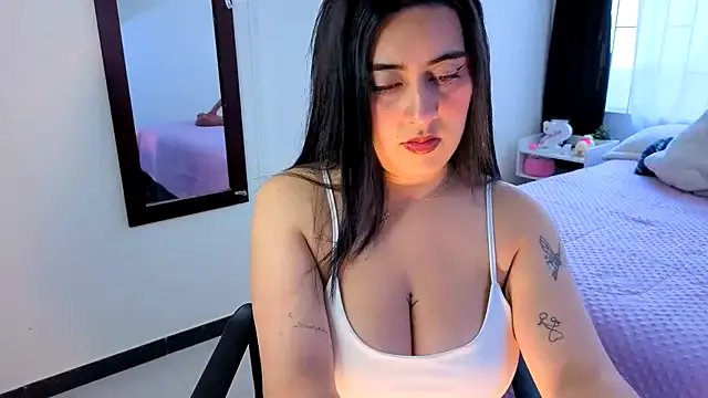 serenna_se on StripChat