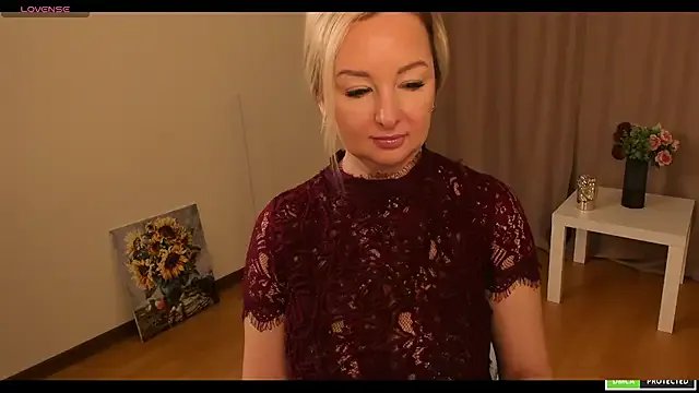 Freechat sexmom8 on StripChat