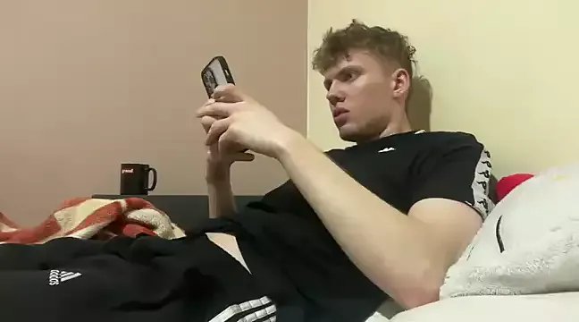 sexybooii6968 on StripChat