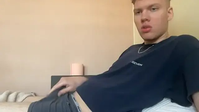 sexybooii6968 on StripChat