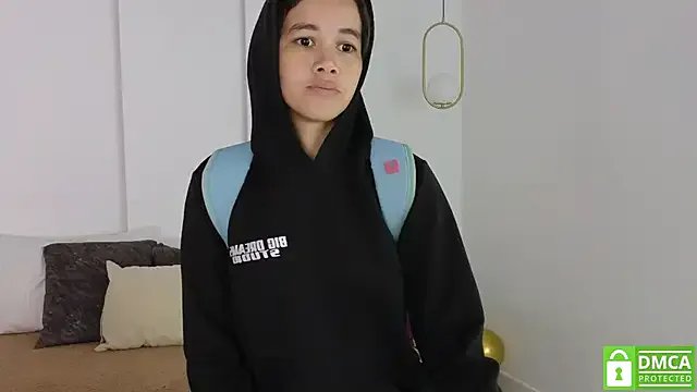 sexychanell_18 on StripChat