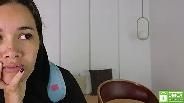 sexychanell_18 on StripChat