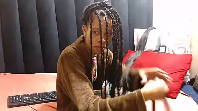 SexyChantyBabe25 on StripChat