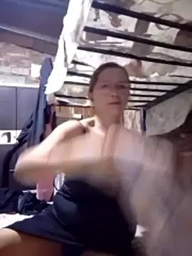 Freechat SexyHottMom on StripChat