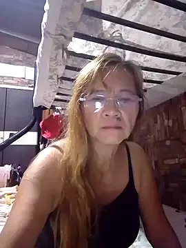 Freechat SexyHottMom on StripChat