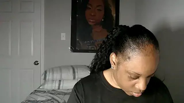 Sexymona1218 on StripChat