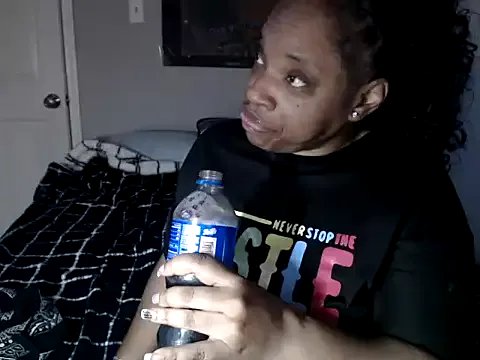 Sexymona1218 on StripChat