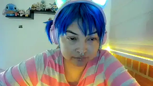 Shaddycute_ on StripChat