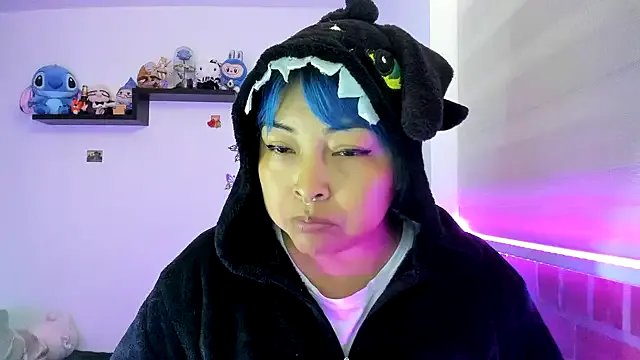 Shaddycute_ on StripChat