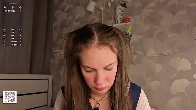 ShaeHeeter — bite my lips close up