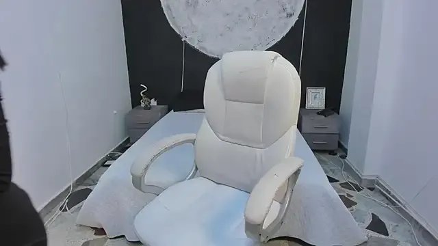 ShaniaDaniels on StripChat