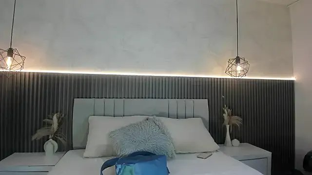 SHANONCLARK on StripChat