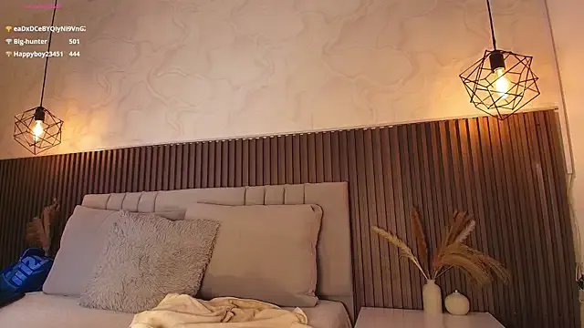 SHANONCLARK on StripChat