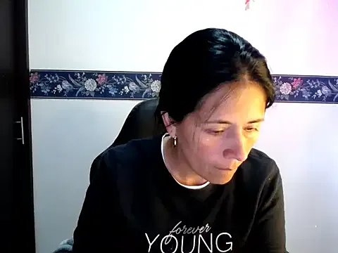 sharoon_cheerry on StripChat