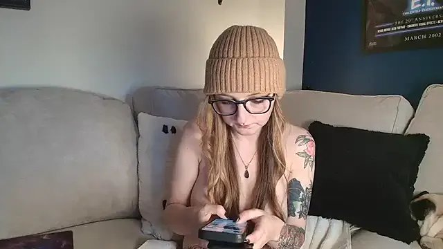 short_sweetpea on StripChat