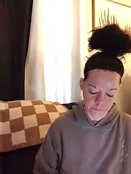 StripChat SidneyRaee is Freechat SidneyRaee — MOMMY TITS OUT