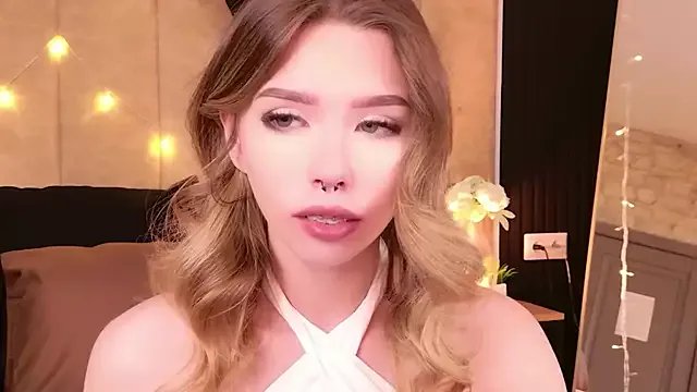 Sierra_Fane on StripChat