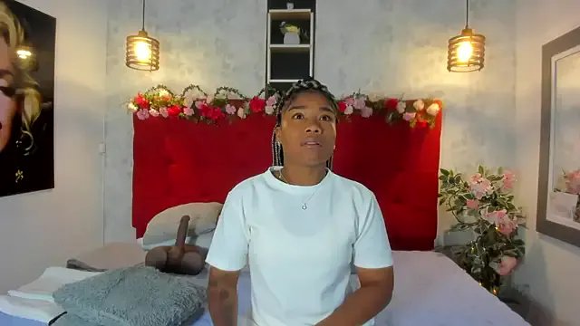 SilvannaFit on StripChat