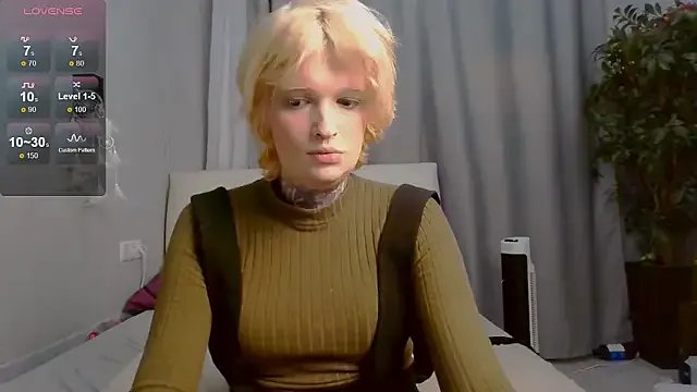 Simona_Rain on StripChat