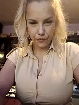 simoneonly4u on StripChat