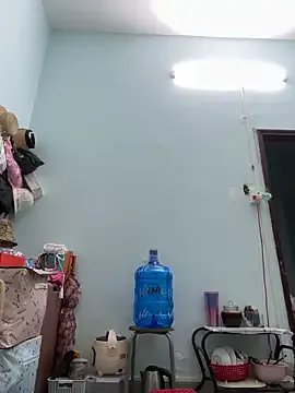 simsim-00 on StripChat