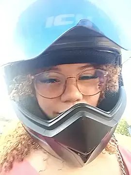 SirenRouge_69 on StripChat